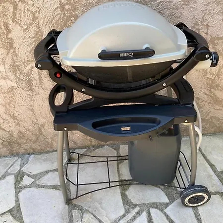 Simone, Maison, Quartier Calme, Grande Terrasse, Spa, Barbecue, 2 Appartement