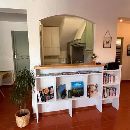 Appartement Simone, Maison, Quartier Calme, Grande Terrasse, Spa, Barbecue, 2 Fréjus