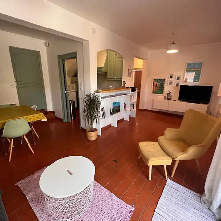 Simone, Maison, Quartier Calme, Grande Terrasse, Spa, Barbecue, 2 Appartement *