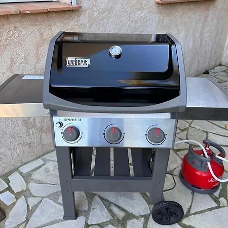 Apartment Simone, Maison, Quartier Calme, Grande Terrasse, Spa, Barbecue, 2 Fréjus
