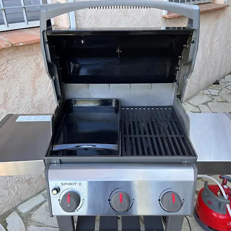 Simone, Maison, Quartier Calme, Grande Terrasse, Spa, Barbecue, 2 * Fréjus