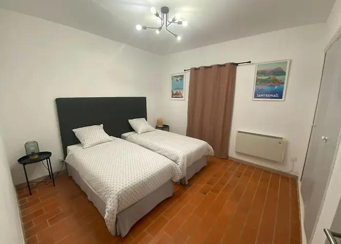 Simone, Maison, Quartier Calme, Grande Terrasse, Spa, Barbecue, 2 Apartmán Fréjus
