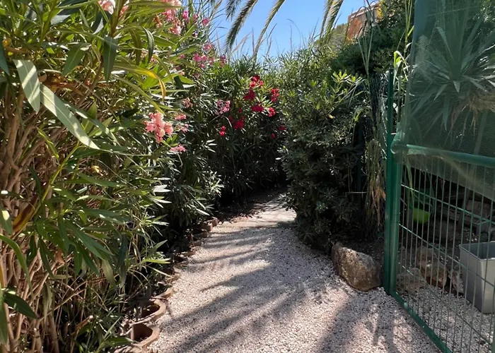 Simone, Maison, Quartier Calme, Grande Terrasse, Spa, Barbecue, 2 * Fréjus