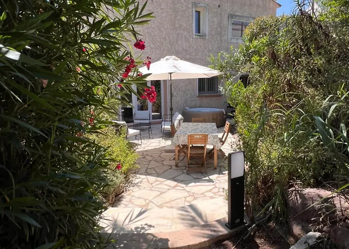 Simone, Maison, Quartier Calme, Grande Terrasse, Spa, Barbecue, 2