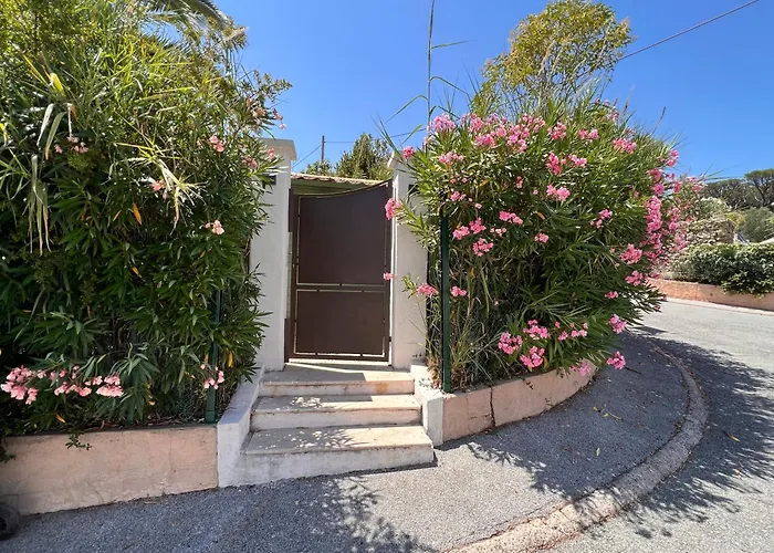 Apartmán Simone, Maison, Quartier Calme, Grande Terrasse, Spa, Barbecue, 2 Fréjus